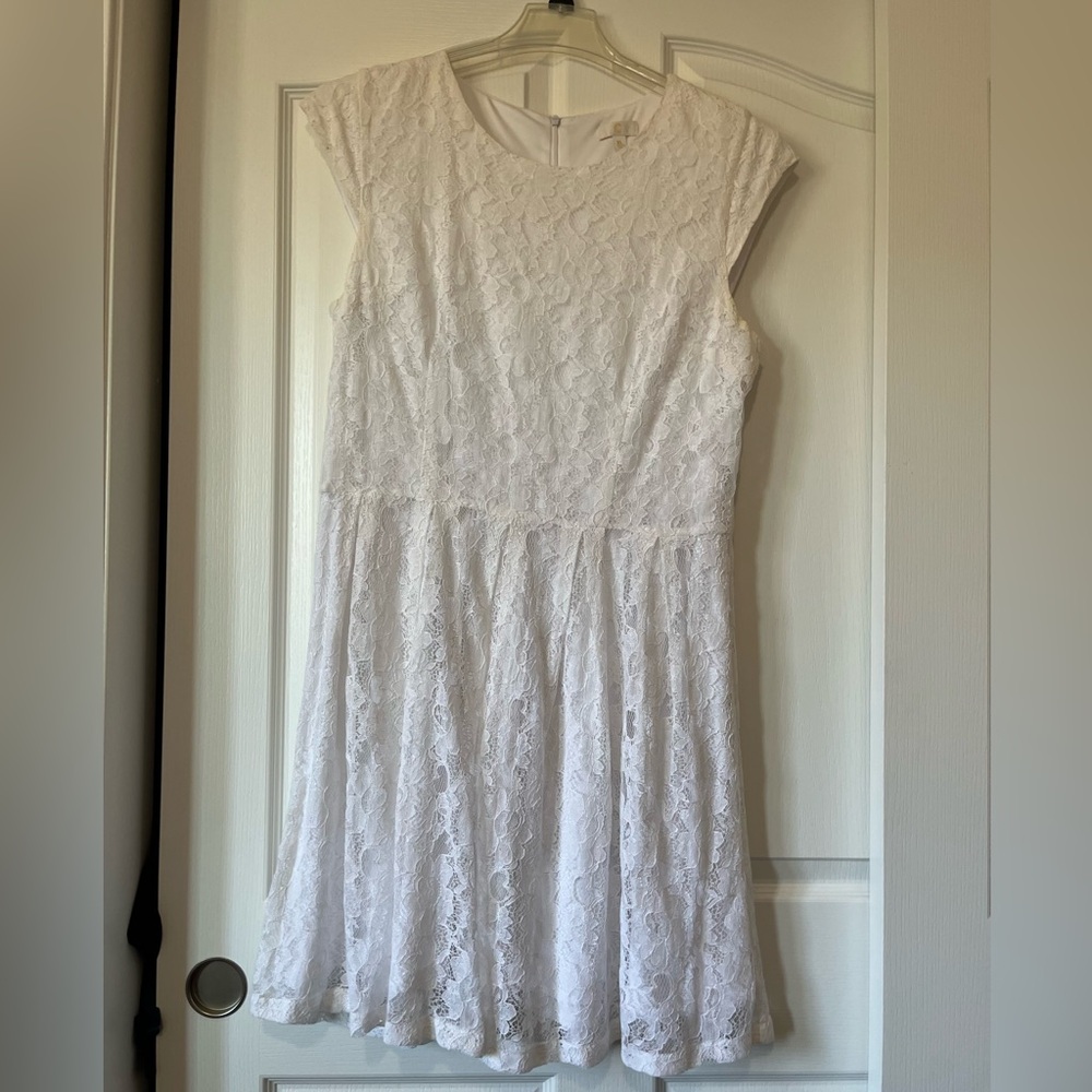 White Lace Sleeveless Dress